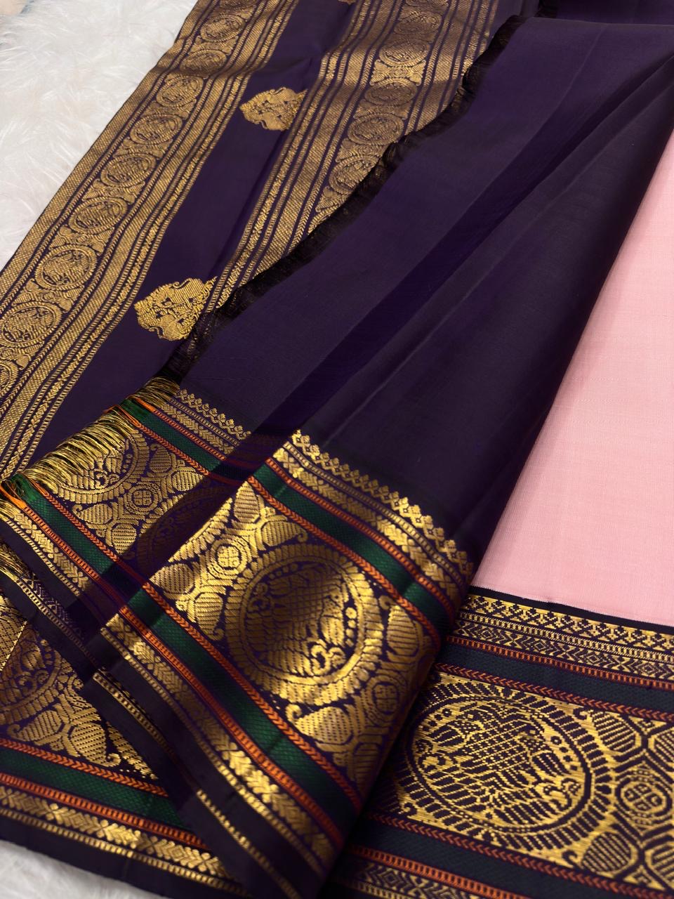 Blush Rose Korvai saree deep aubergine border close-up