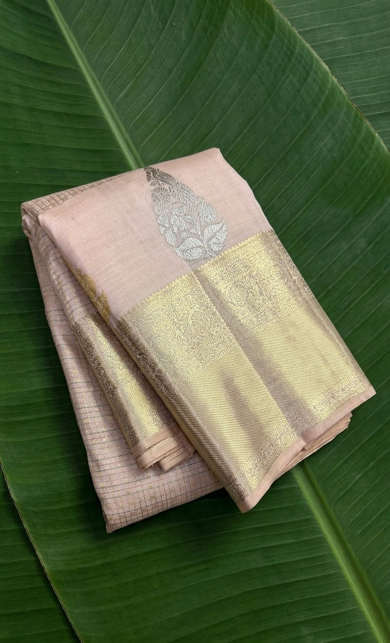 Blush rose pink Kanchipuram silk saree antique gold zari kattam sona roopa butta front view