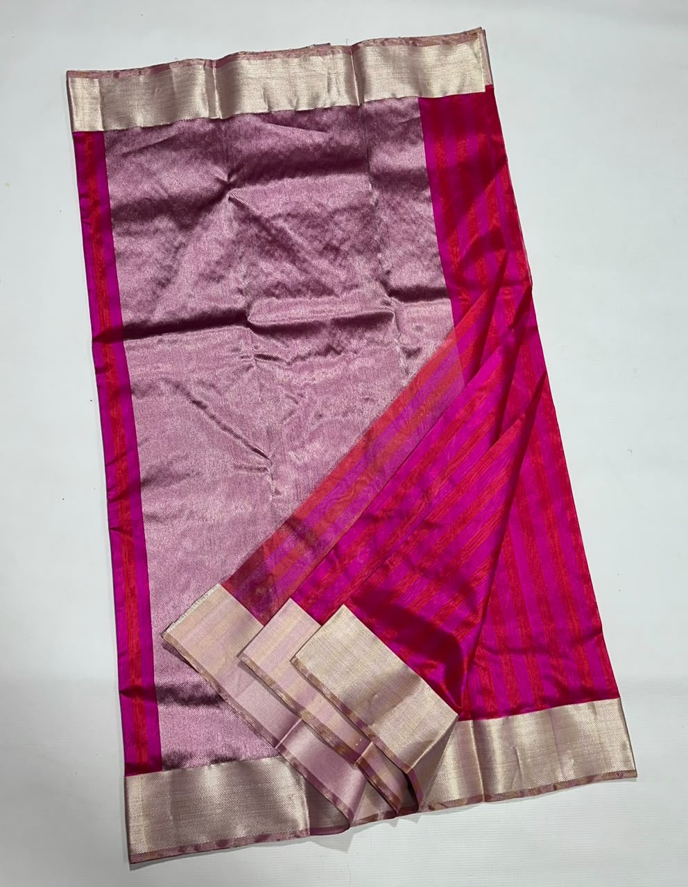 Silver-pink pallu of bright pink Chanderi