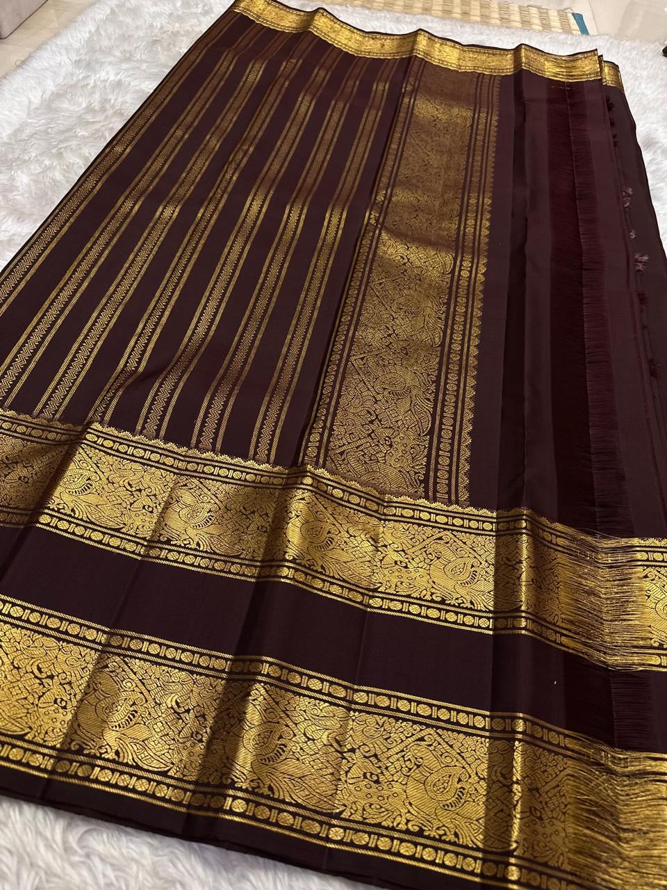 Deep Cocoa Brown Kanchipuram silk saree Rettapet gold zari border angle