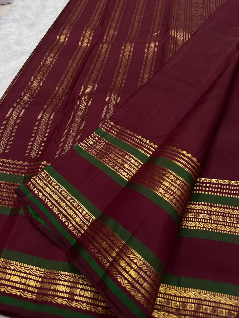 Deep Burgundy Red Handwoven Pure Silk Kanjivaram Rettapet Saree with Forest Green Border and Gold Zari Buttas