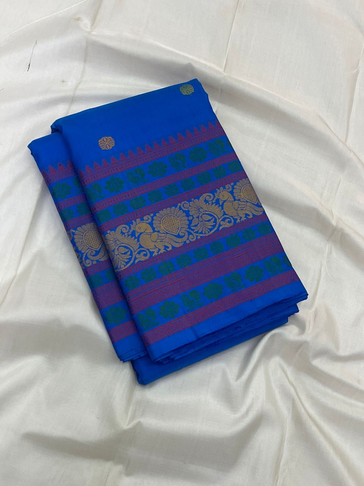 Kamalam butta and pattupet border detail on cerulean blue handwoven Kanchipuram pure silk saree — Idam Living