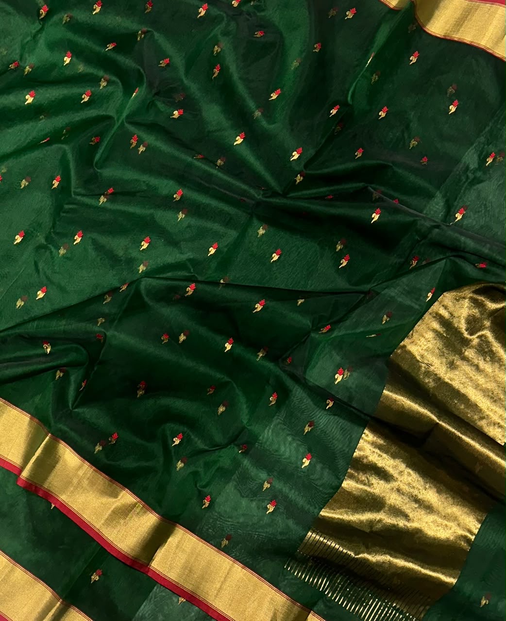 Emerald green Chanderi Pattu silk saree, border close-up