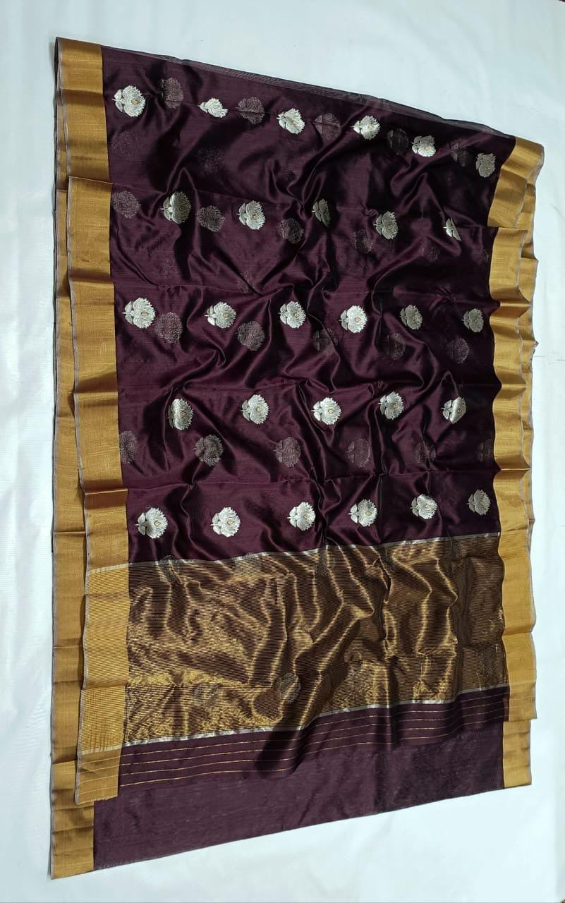 Delicate weave detail of deep jamun plum Chanderi saree