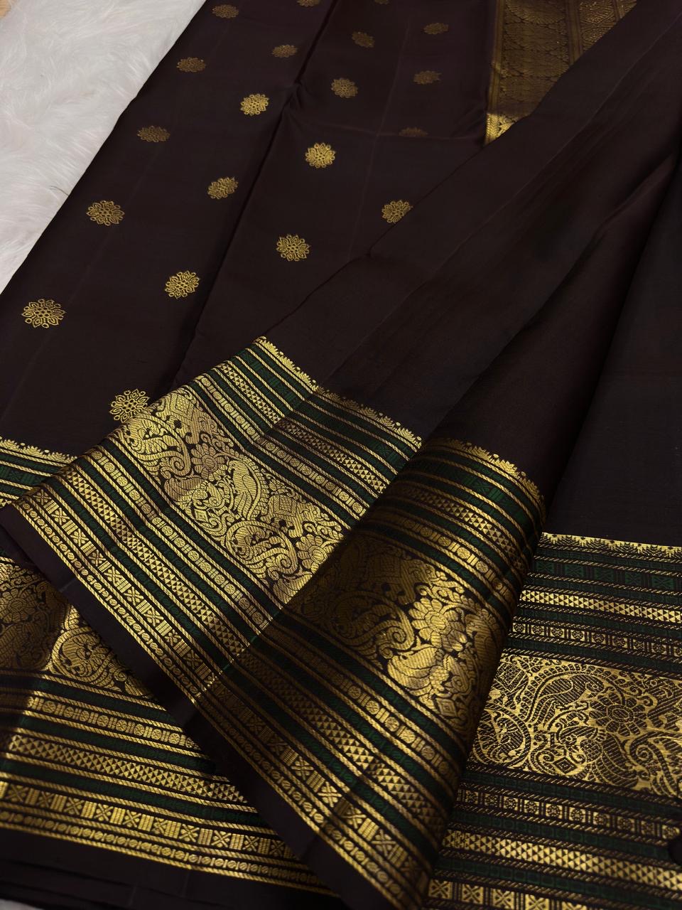 Cinnamon Brown Handwoven Pure Silk Kanjipuram Saree with Varisaipet Border