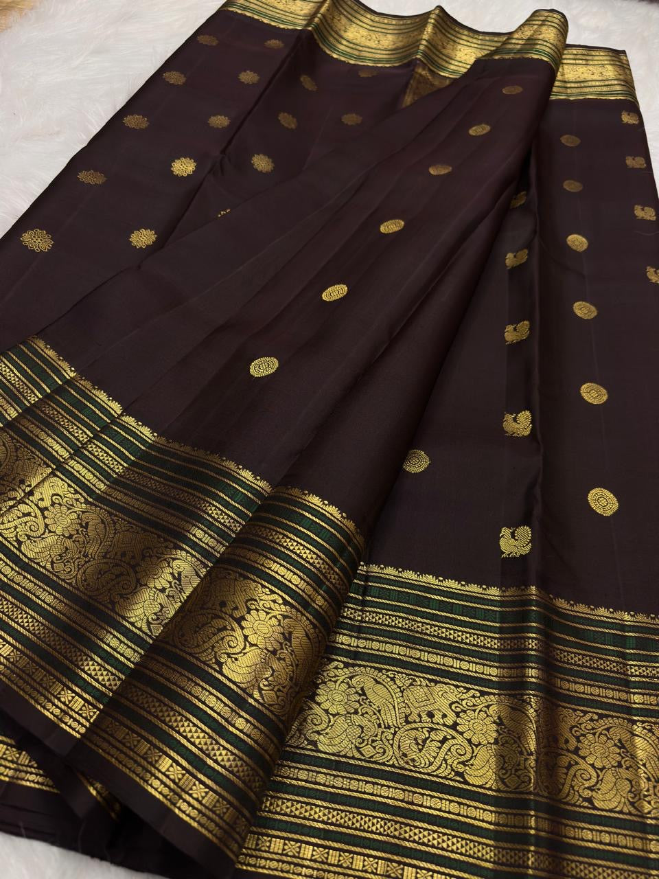 Cinnamon Brown Handwoven Pure Silk Kanjipuram Saree with Varisaipet Border