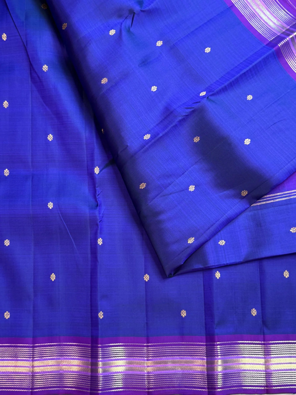 Cobalt blue Pure Silk Kanchipuram Butta saree with violet zari border, detail view 3
