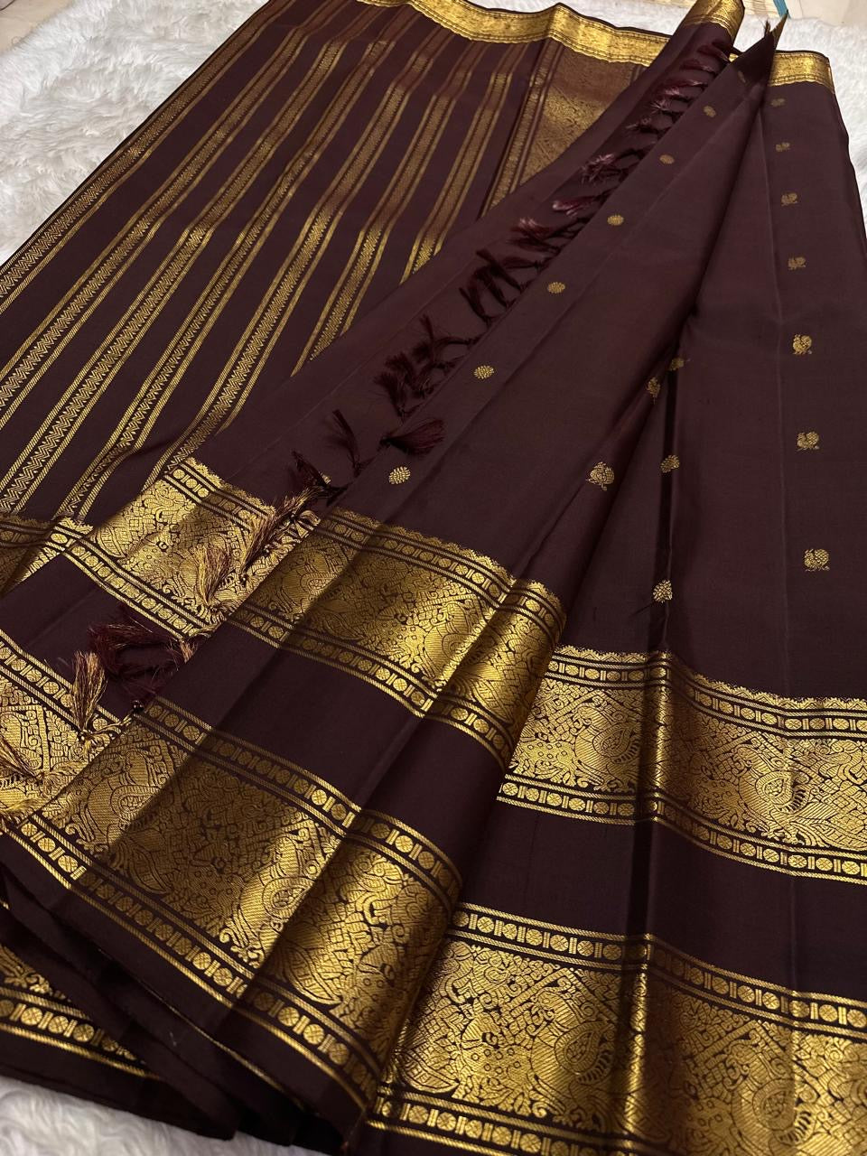 Deep Cocoa Brown pure Kanchipuram silk saree Mayil butta detail