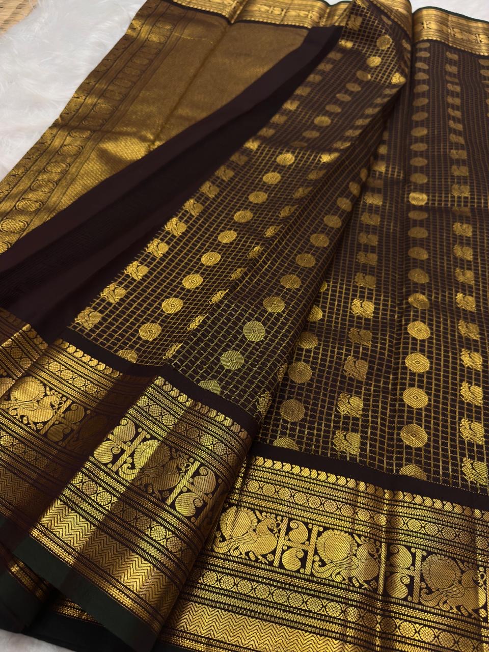 Cinnamon brown Kanjeevaram silk saree, full drape