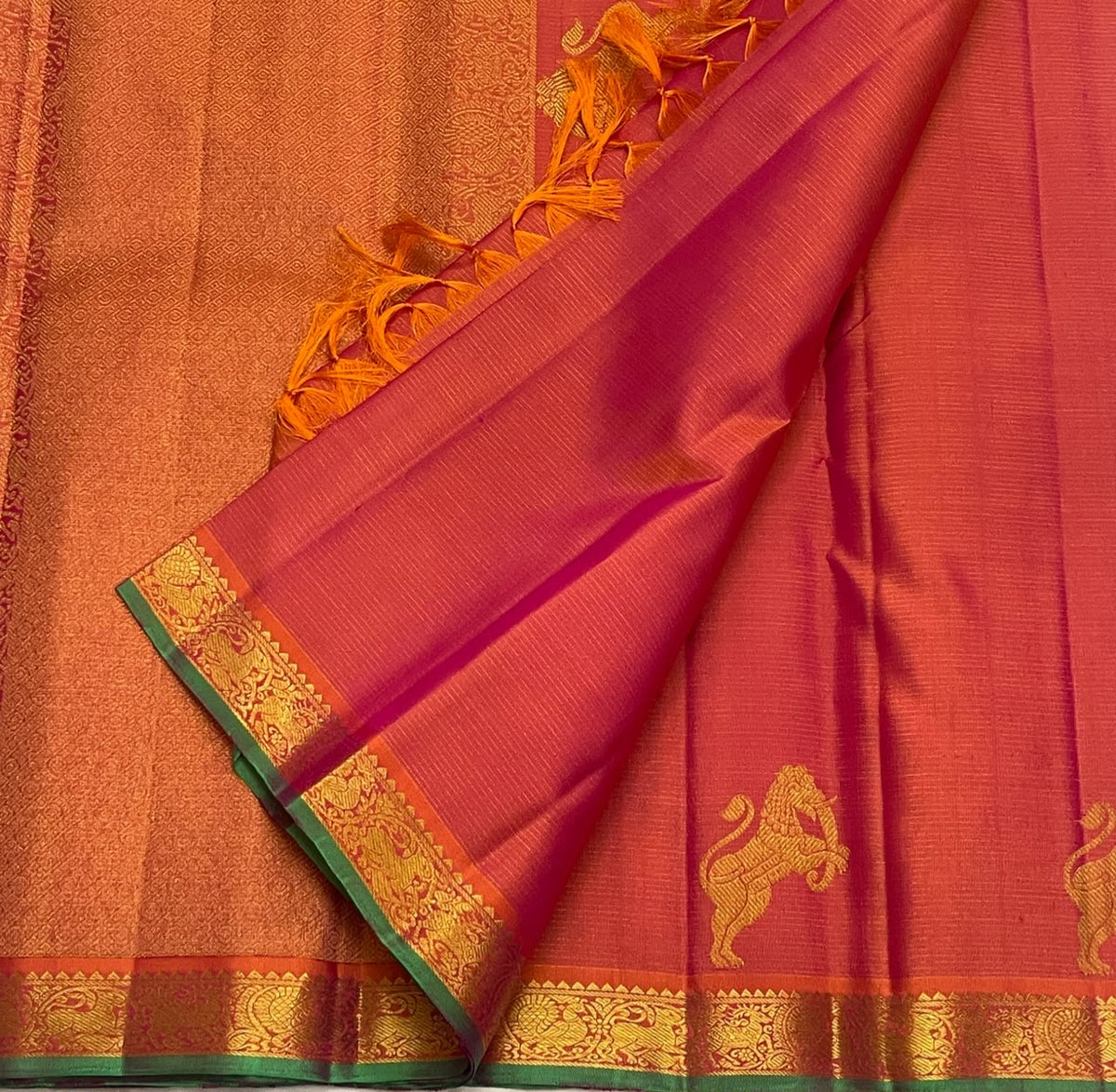 Coral-Arakku Handwoven Pure Silk Kanchi Pattu Vairaoosi Saree with Green Selvedge and Gold Zari