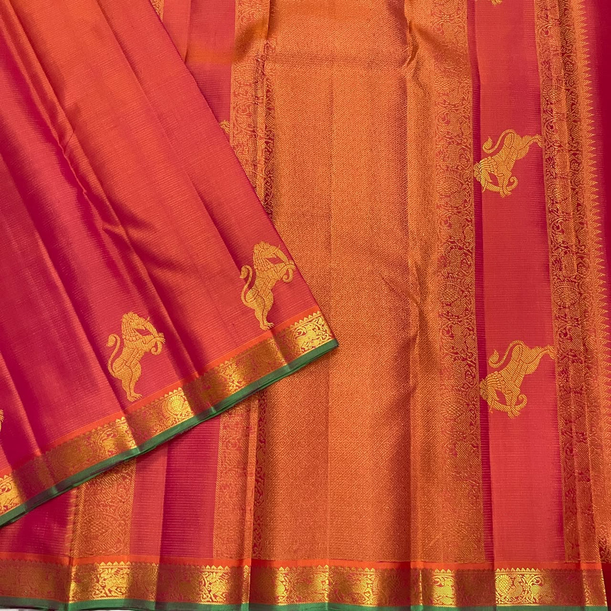 Coral-Arakku Handwoven Pure Silk Kanchi Pattu Vairaoosi Saree with Green Selvedge and Gold Zari