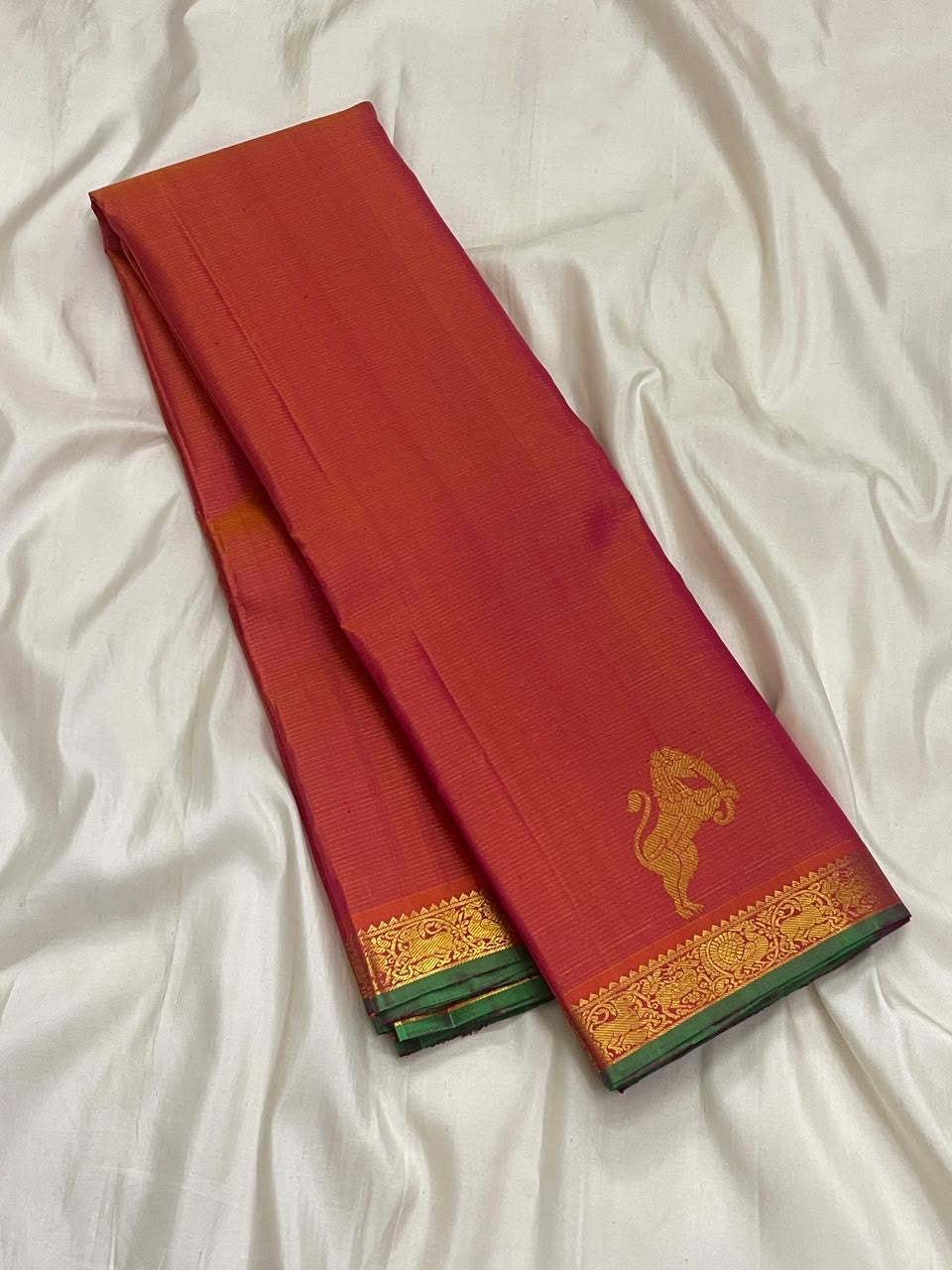 Coral-Arakku Handwoven Pure Silk Kanchi Pattu Vairaoosi Saree with Green Selvedge and Gold Zari