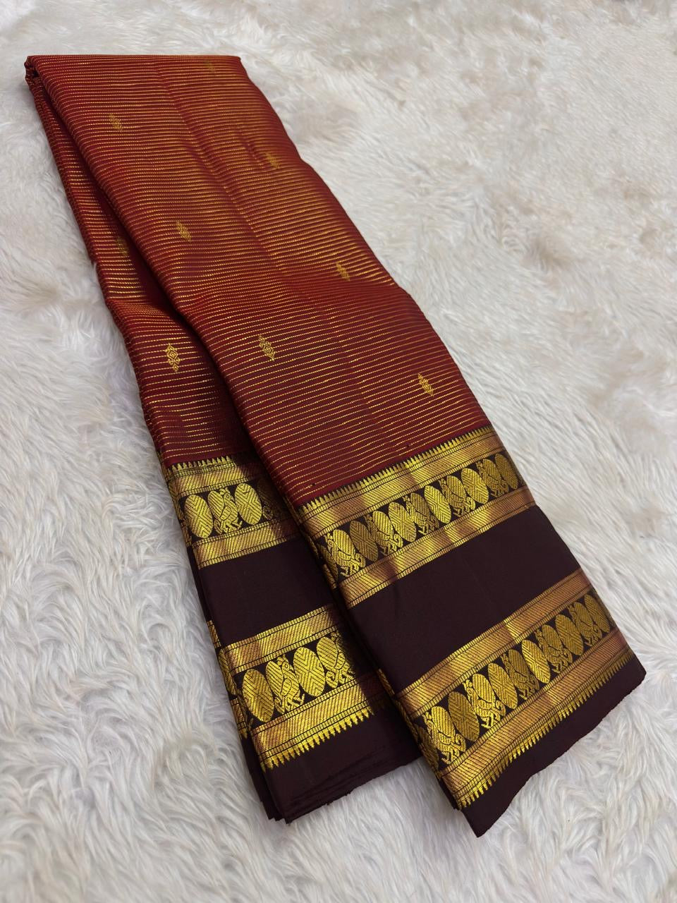Dark Maroon and Gold Handwoven Pure Silk Kanchi Pattu Saree with Kamalam Butta Jaal and Rettapet Border