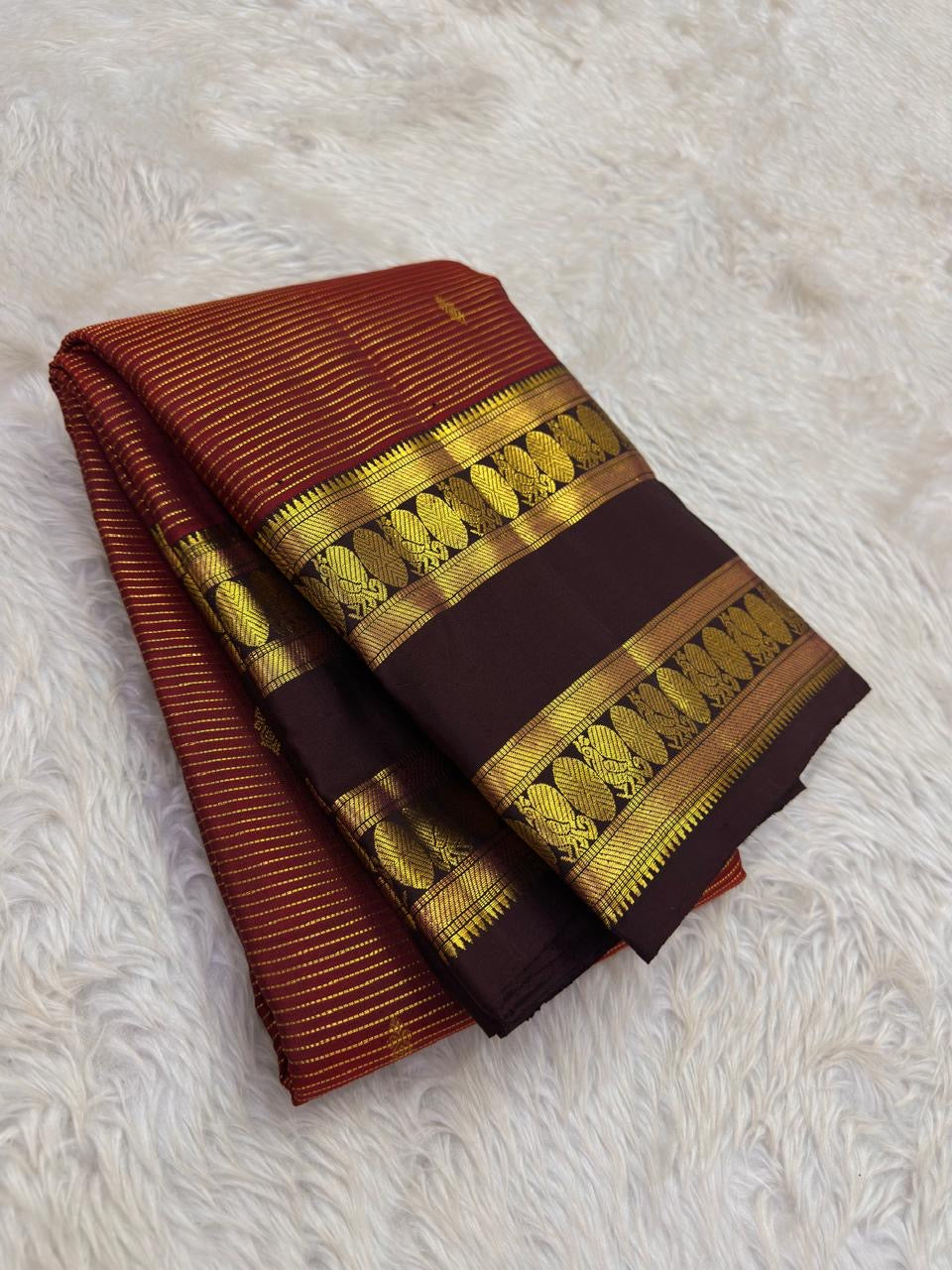 Dark Maroon and Gold Handwoven Pure Silk Kanchi Pattu Saree with Kamalam Butta Jaal and Rettapet Border