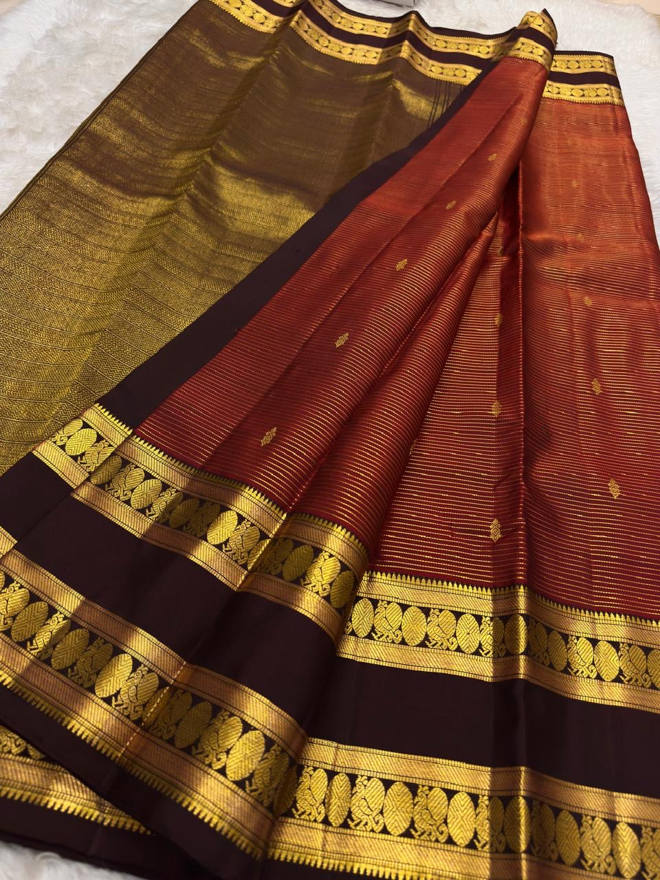 Dark Maroon and Gold Handwoven Pure Silk Kanchi Pattu Saree with Kamalam Butta Jaal and Rettapet Border