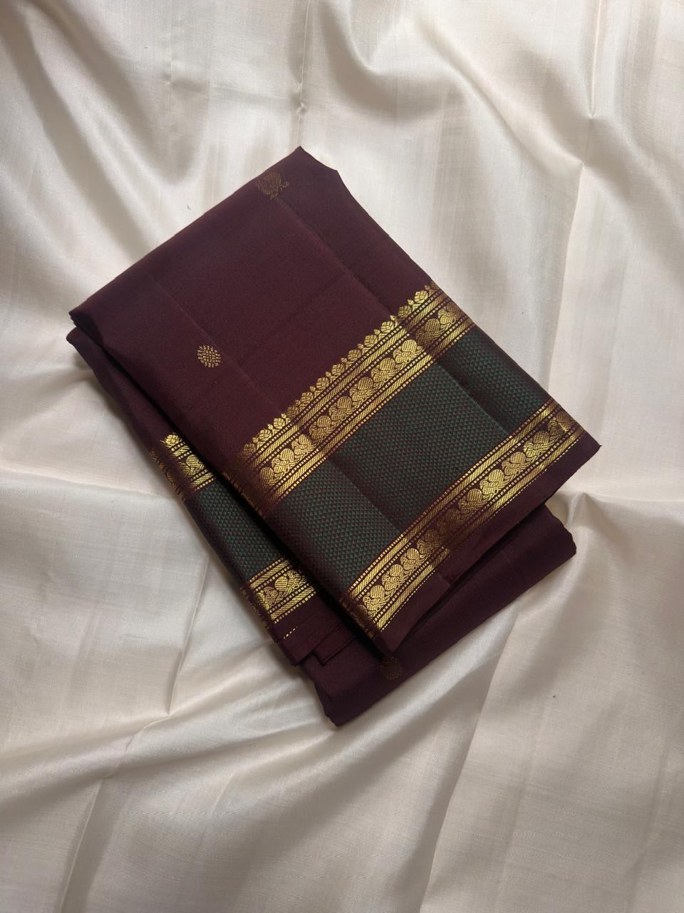 Deep Arakku Handwoven Pure Silk Kanchipuram Rettapet Saree with Emerald Green Border – front full drape view