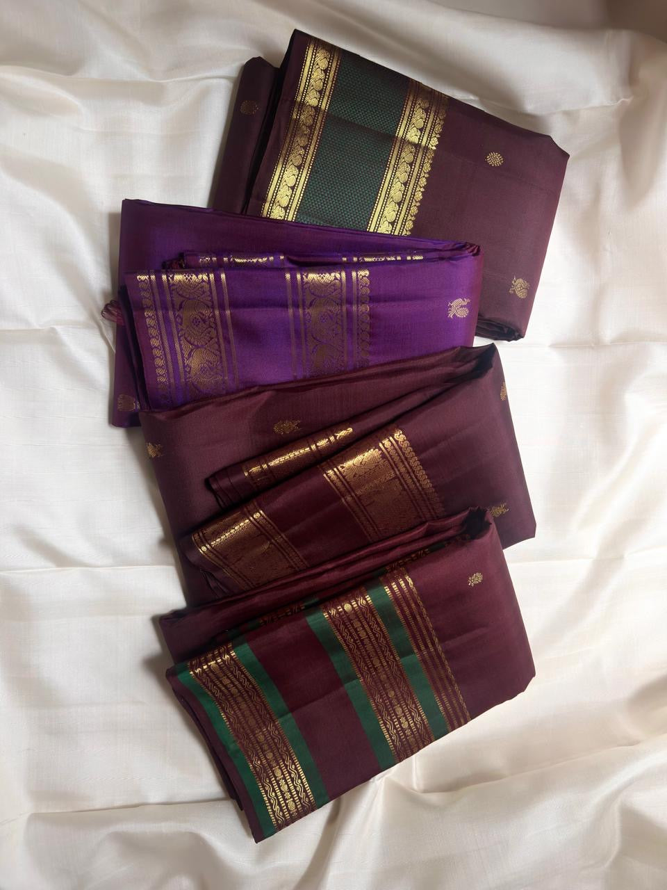 Deep Arakku Handwoven Pure Silk Kanjeevaram Rettapet Saree with Emerald Green Contrast Border – border detail view