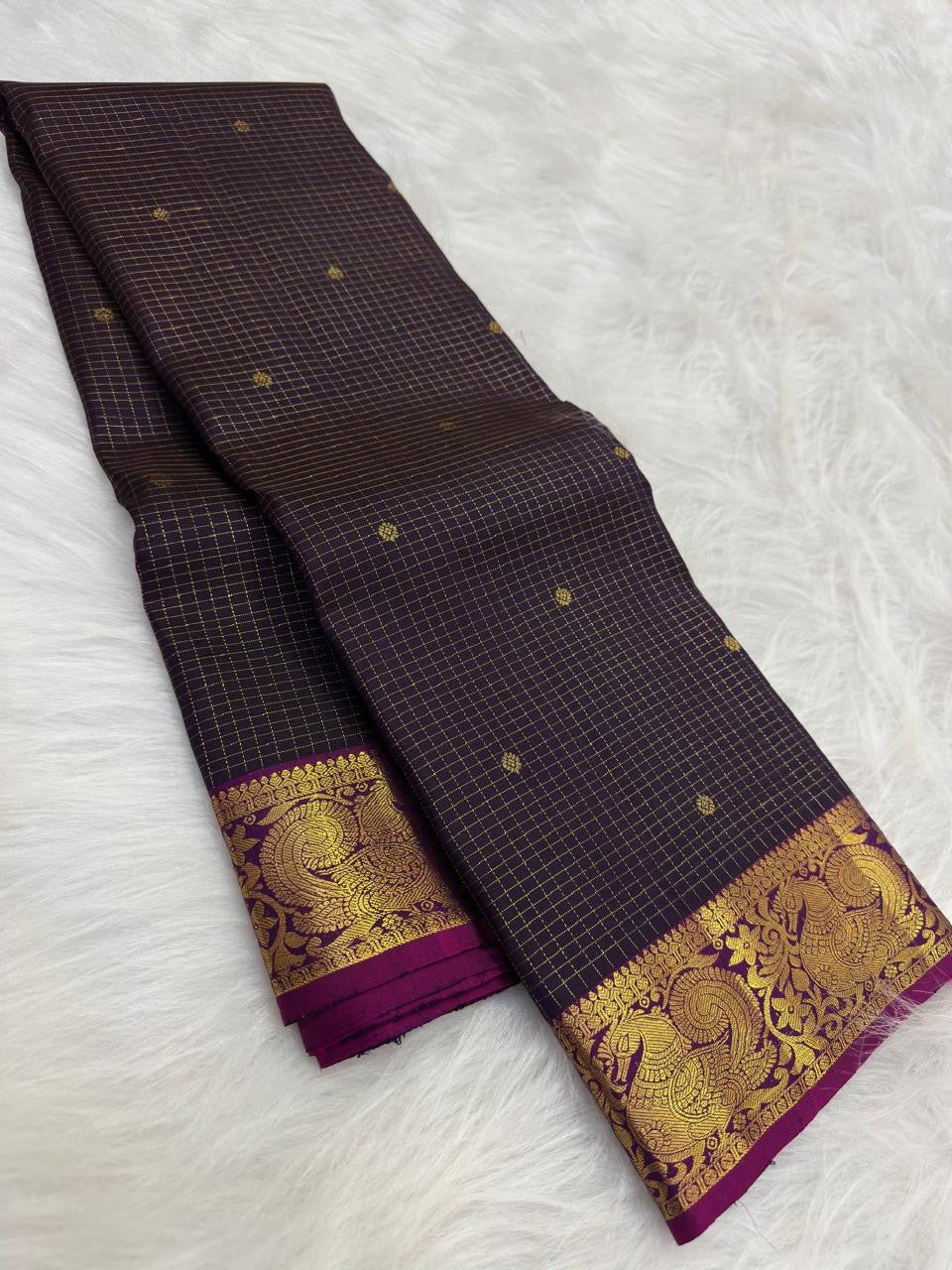 Deep Aubergine Handwoven Pure Silk Kanchipuram Zari Kattam Saree with Magenta Peacock Border – butta motif detail