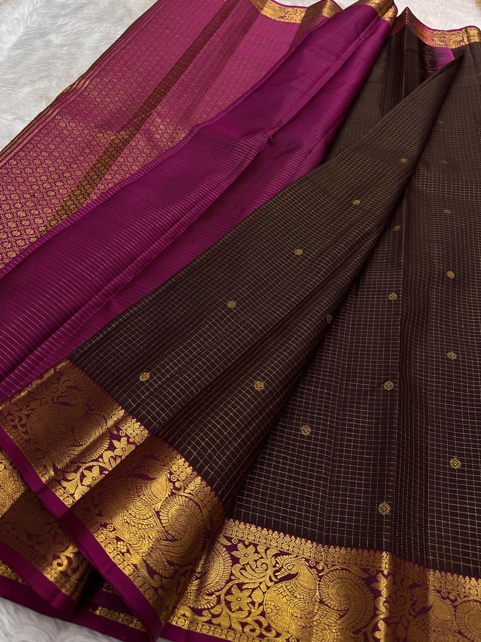 Deep Aubergine Handwoven Pure Silk Kanchipuram Zari Kattam Saree with Magenta Peacock Border – silk fabric close-up