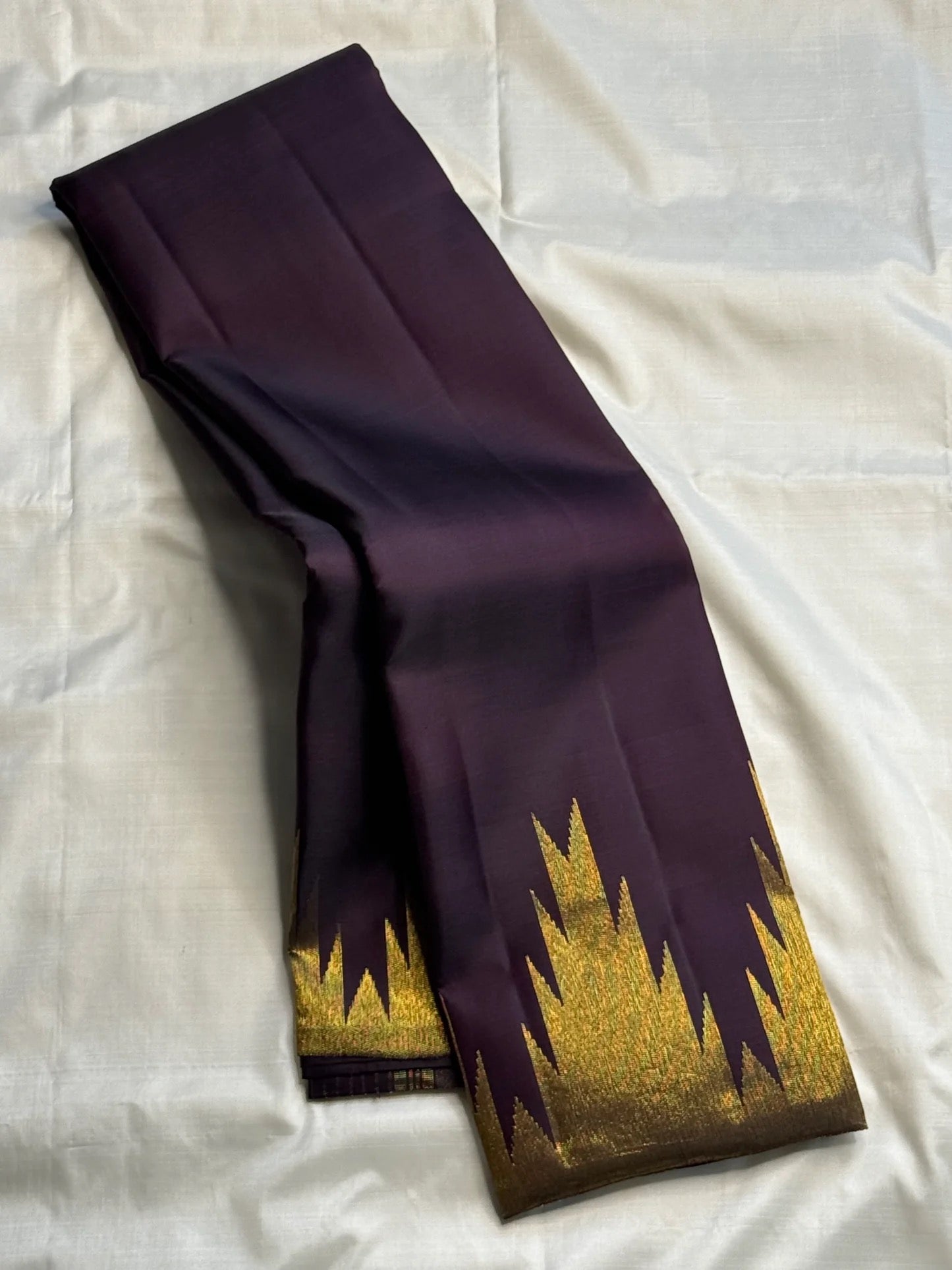 Deep Aubergine Purple-Brown Pure Silk Kanchi Pattu Ettukol Saree - full saree view
