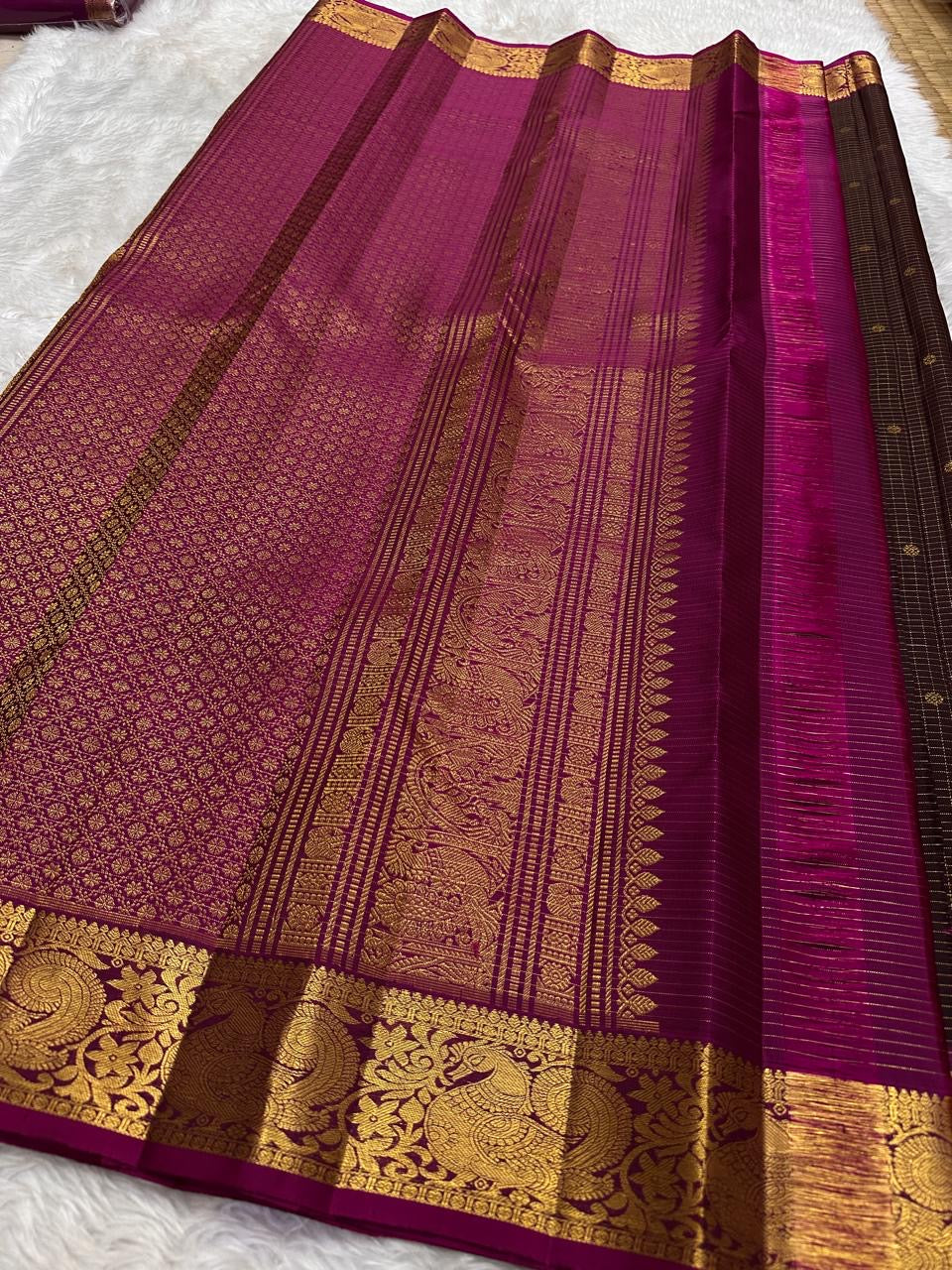 Deep Aubergine Handwoven Pure Silk Kanchipuram Zari Kattam Saree with Magenta Peacock Border – silk body weave close-up