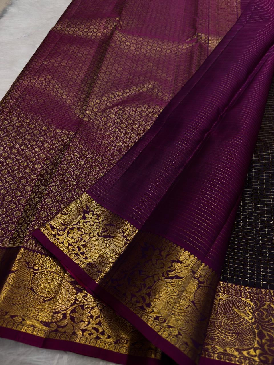 Deep Aubergine Handwoven Pure Silk Kanchipuram Zari Kattam Saree with Magenta Peacock Border – weave close-up