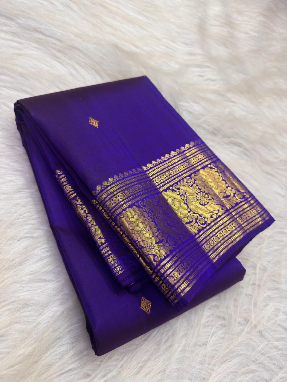 Deep Blue and Lavender Shot Colour Handwoven Pure Silk Kanchipuram Saree with Mayil Zari Border