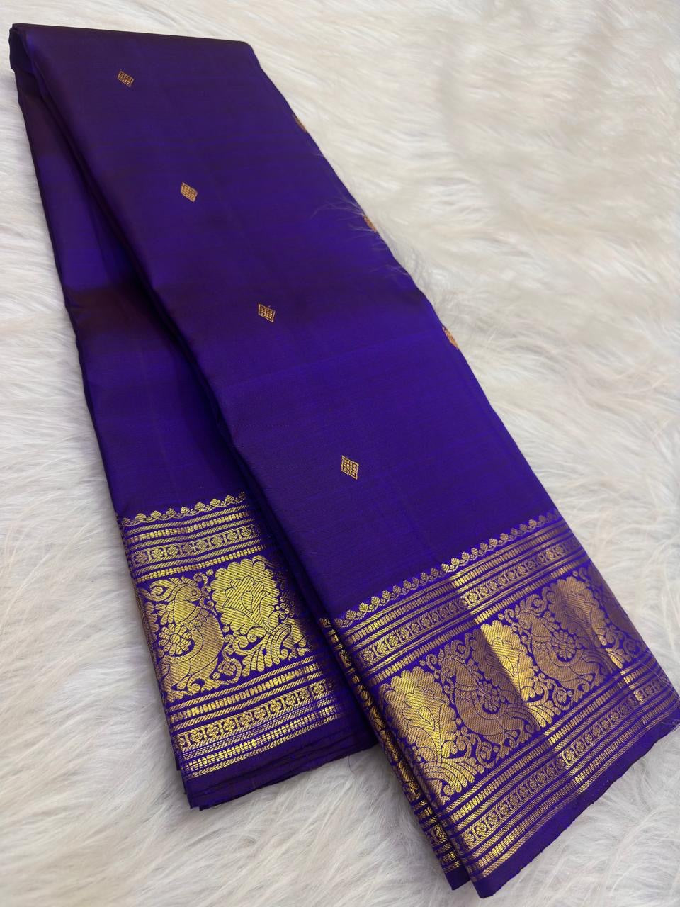 Deep Blue and Lavender Shot Colour Handwoven Pure Silk Kanchipuram Saree with Mayil Zari Border