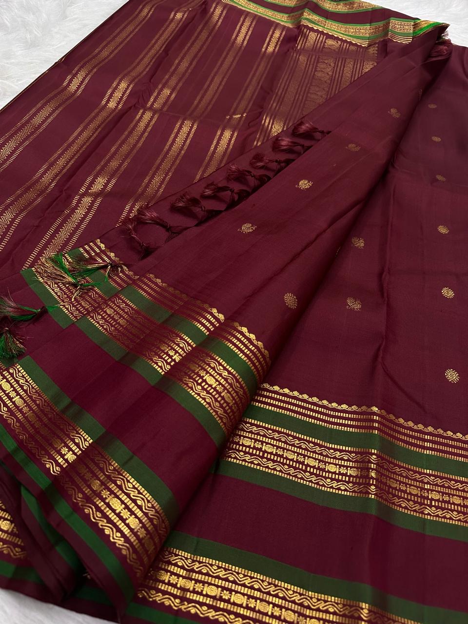 Deep Burgundy Red Handwoven Pure Silk Kanjivaram Rettapet Saree with Forest Green Border and Gold Zari Buttas
