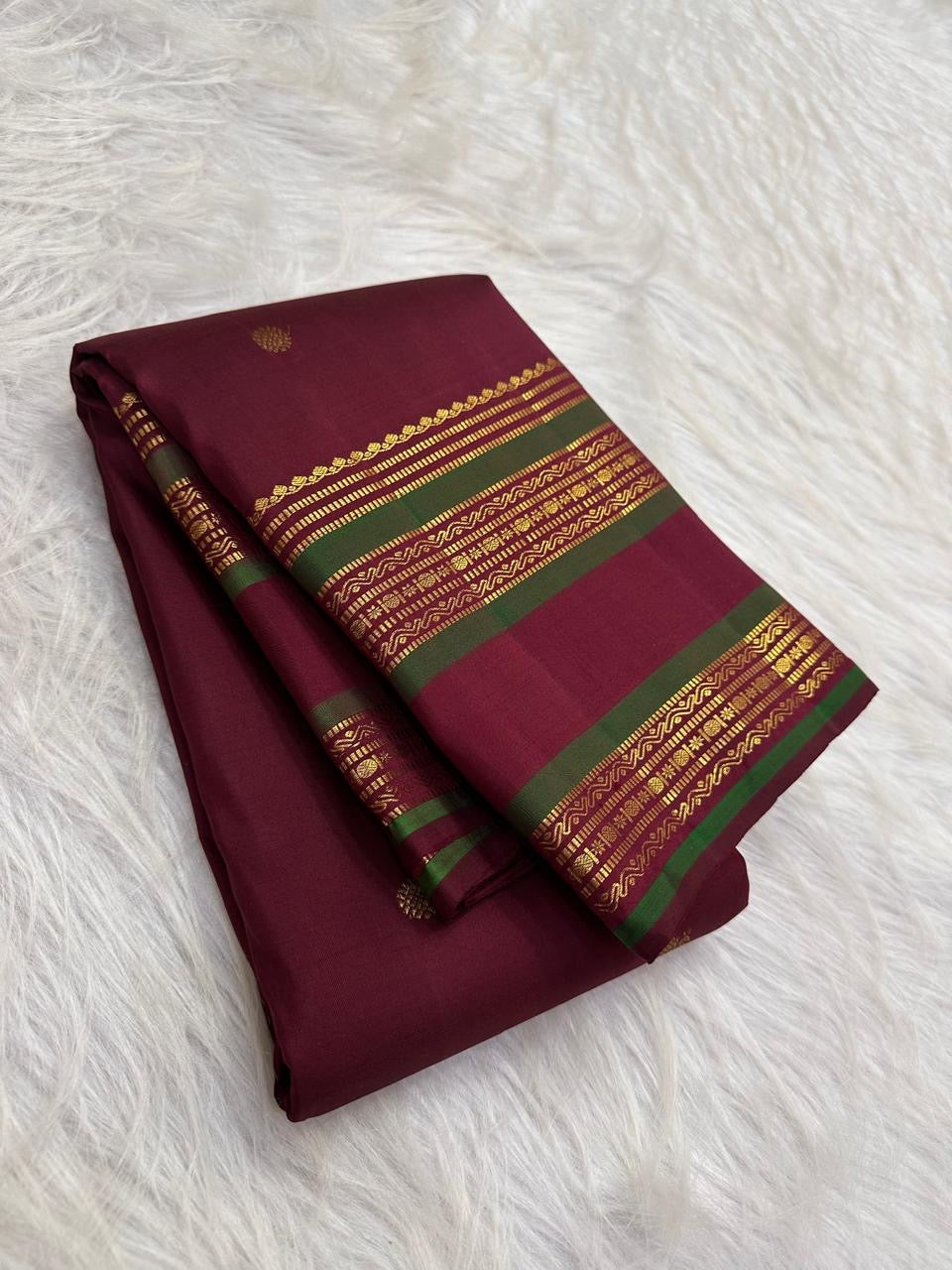 Deep Burgundy Red Handwoven Pure Silk Kanjivaram Rettapet Saree with Forest Green Border and Gold Zari Buttas