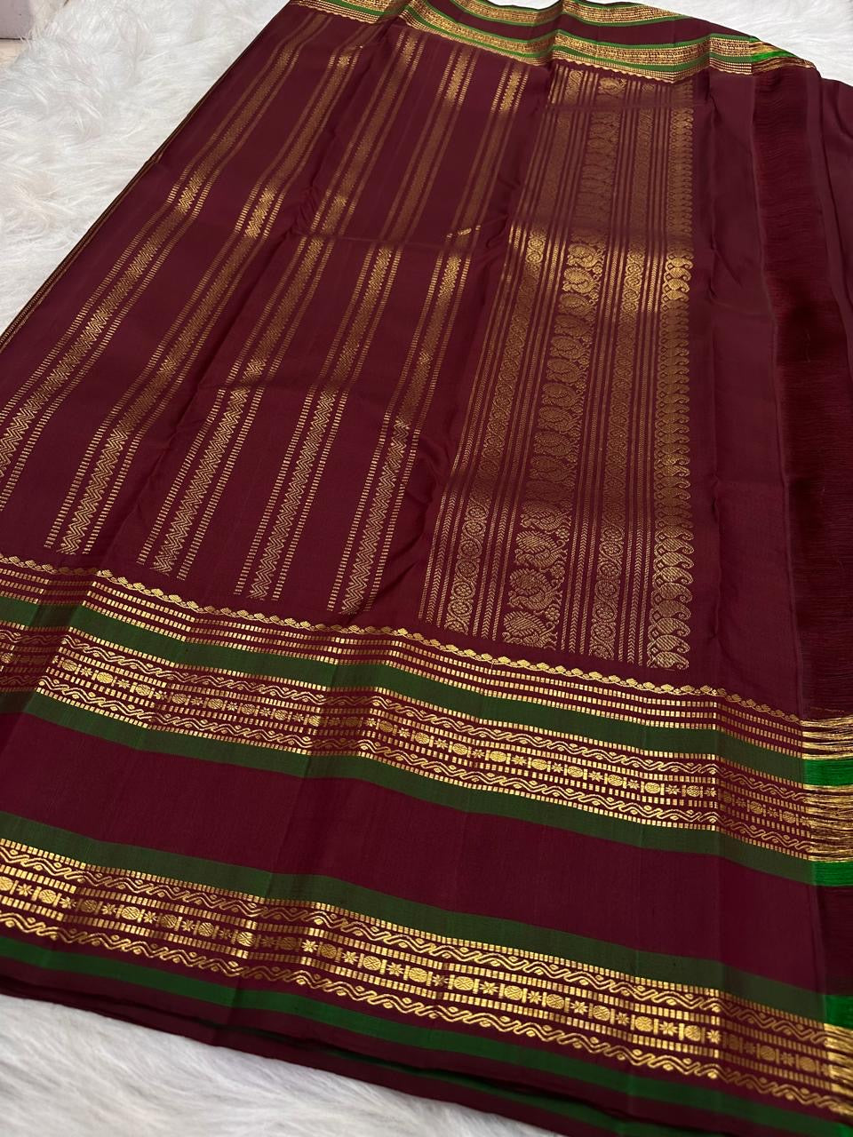 Deep Burgundy Red Handwoven Pure Silk Kanjivaram Rettapet Saree with Forest Green Border and Gold Zari Buttas