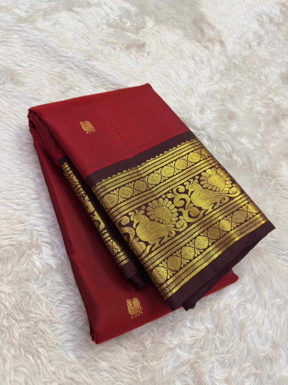 Deep Chilli Red Handwoven Pure Silk Kanchi Pattu Saree with Gold Zari Buttas and Antique Gold Border