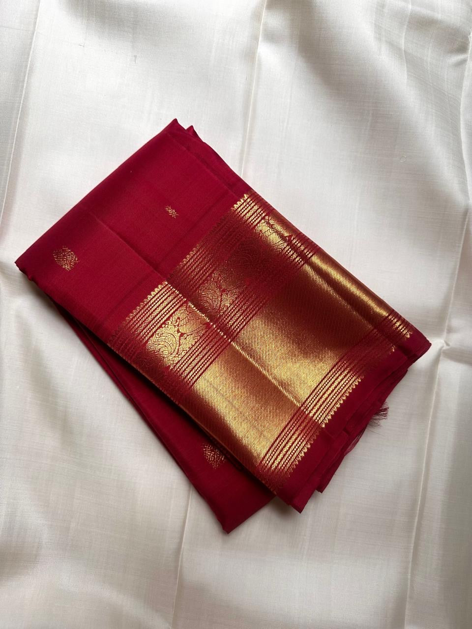 Deep chilli red handwoven pure silk Kanjipuram Rettapet saree – full saree view