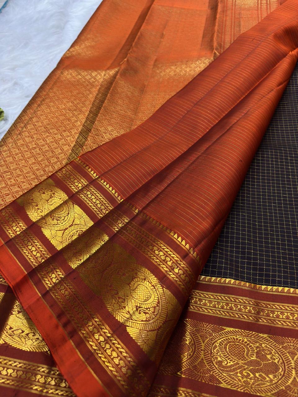 Deep Cocoa Brown Pure Silk Kanjipuram Zari Kattam Saree - grand pallu detail