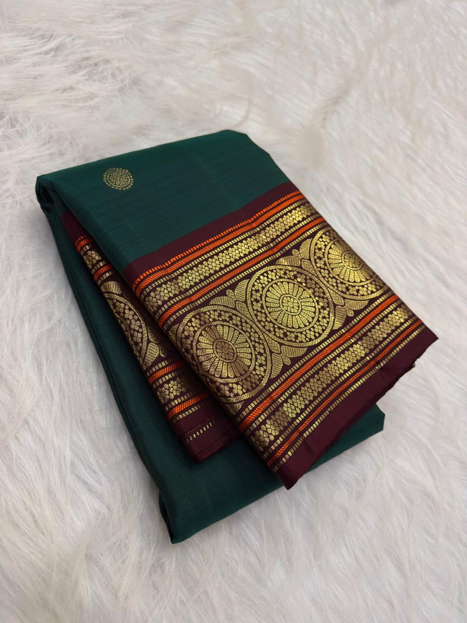 Deep Emerald Green Kancheepuram Saree — pallu detail with gold zari floral medallions