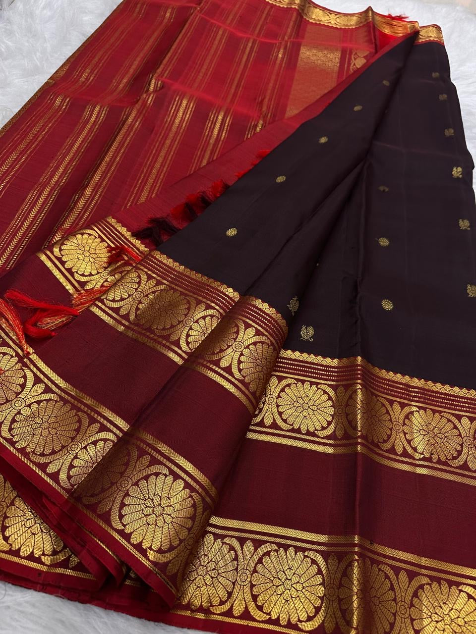 Deep espresso brown Pure Silk Kanchipuram Rettapet saree with Arakku red kamalam gold zari border, detail view 3
