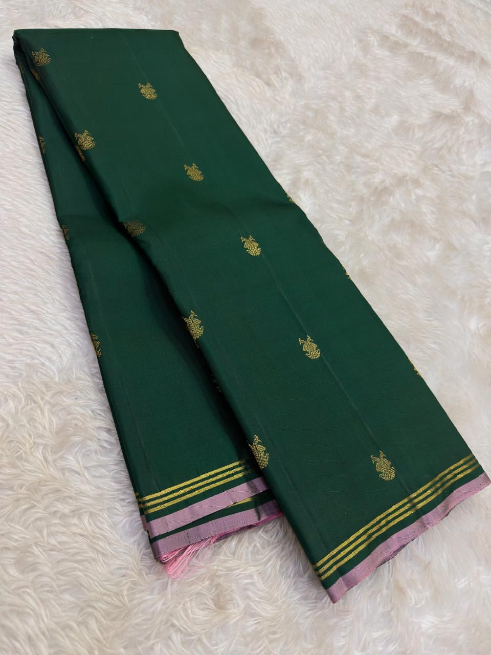 Deep Forest Green handwoven pure silk Kanjivaram Butta saree — pallu detail — Idam Living