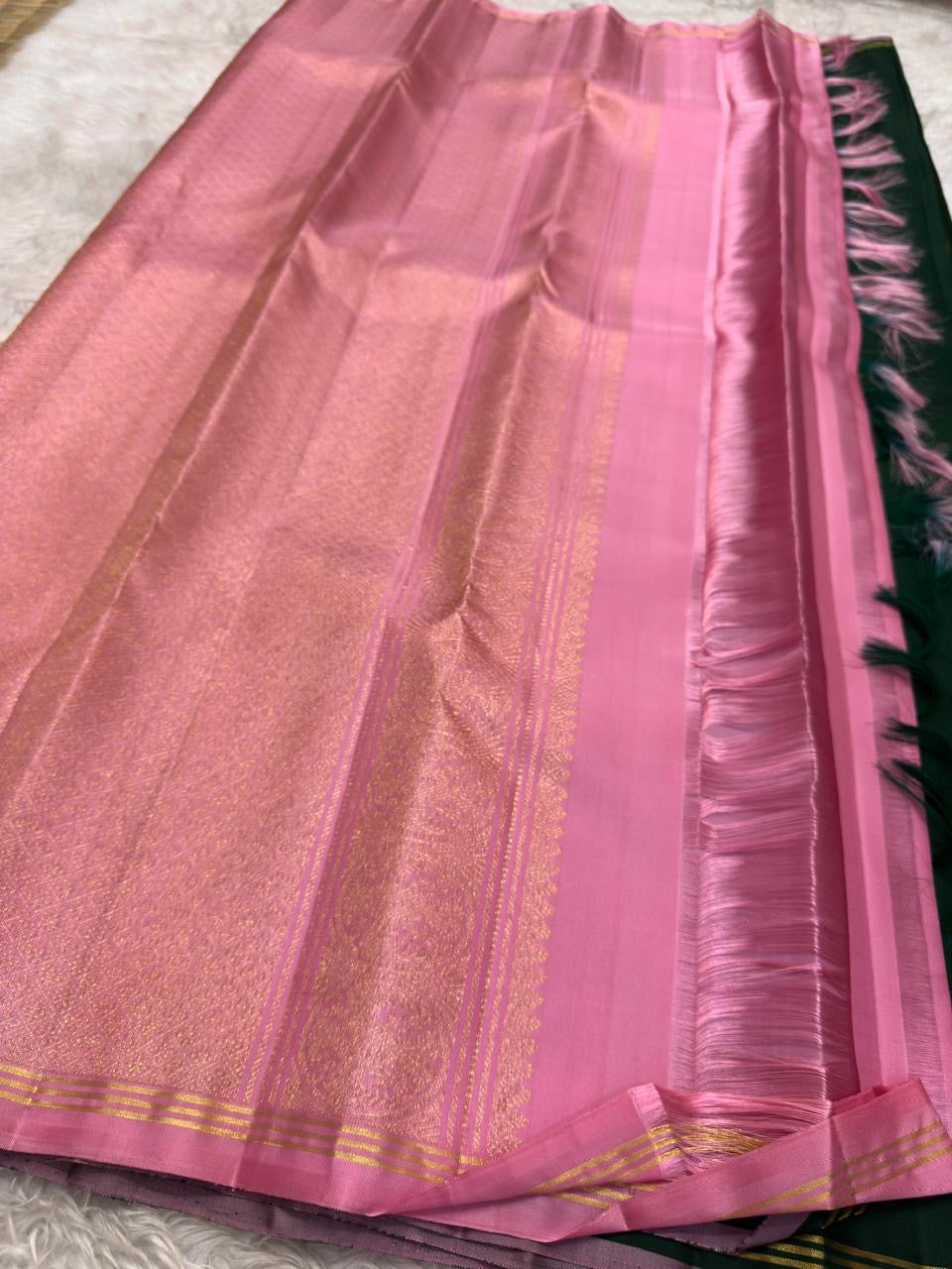 Deep Forest Green handwoven pure silk Kanjivaram Butta saree — pallu tassel detail — Idam Living