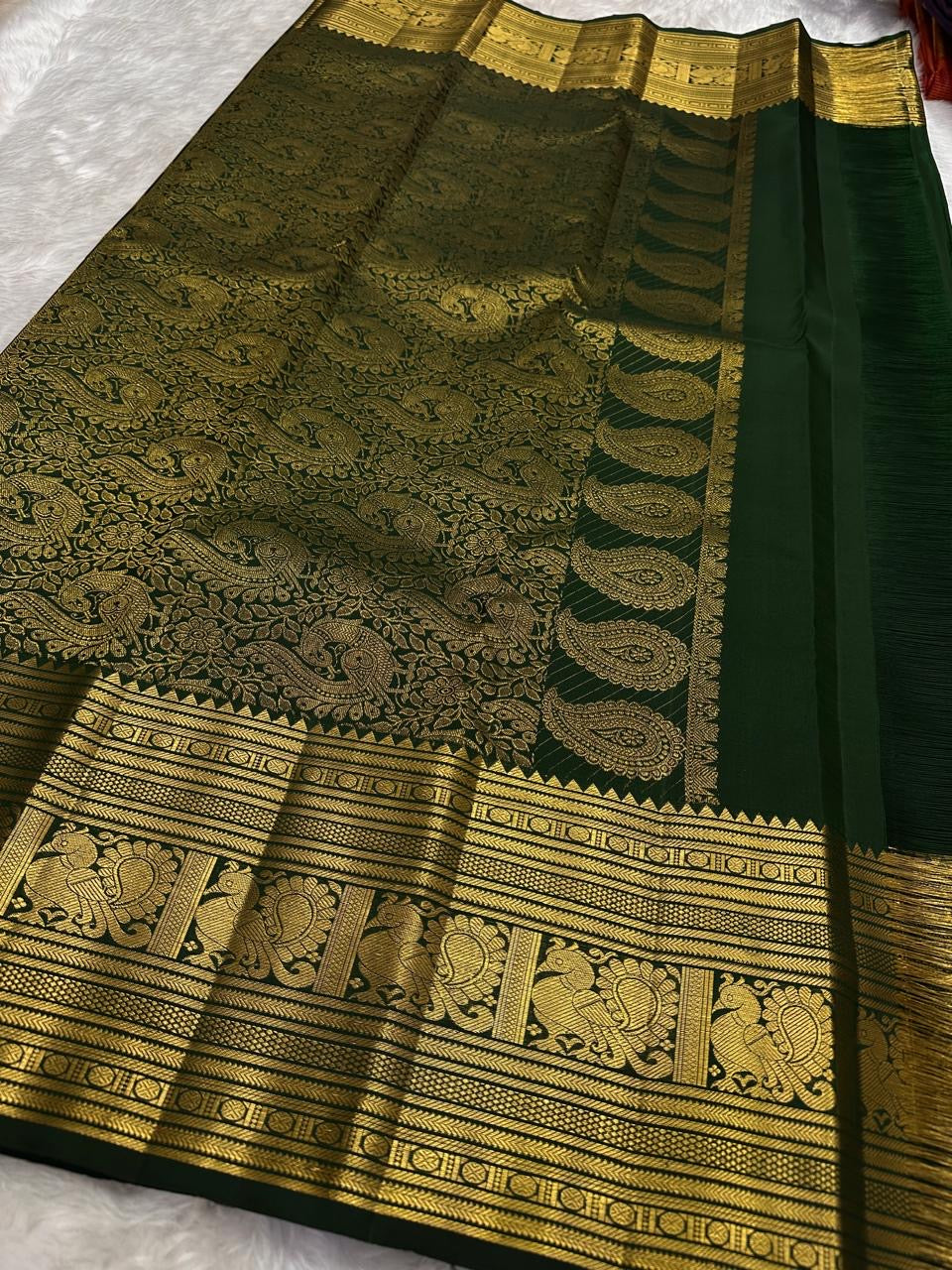 Deep Forest Green Pure Silk Kanchipuram Butta saree with antique-gold Annam zari border
