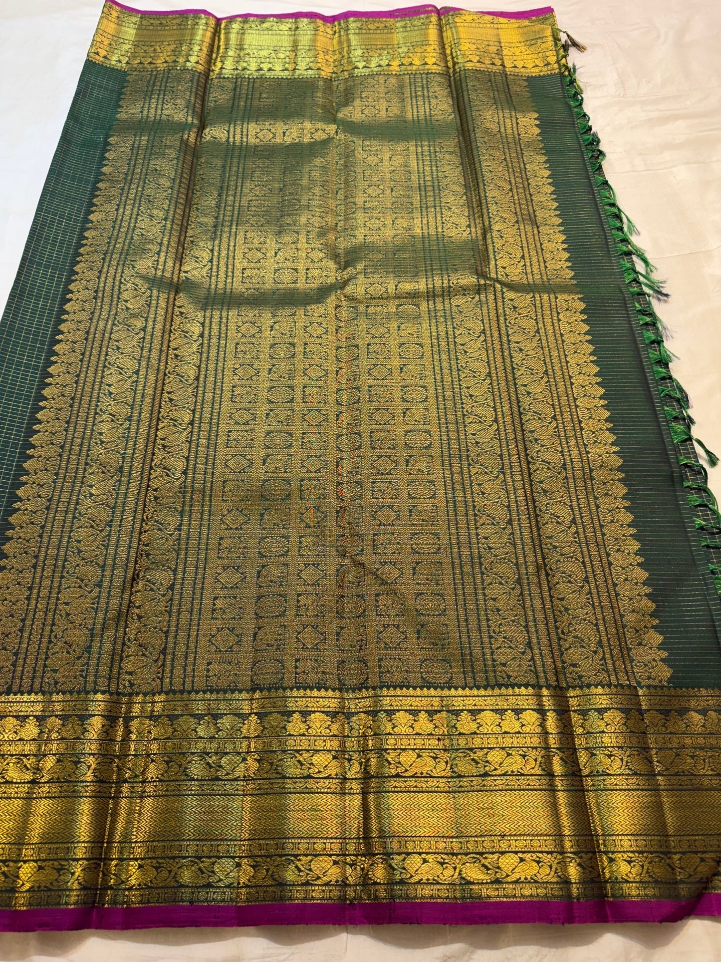 Deep Forest Green Handwoven Pure Silk Kanchipuram Zari Kattam Saree with Raspberry Pink Selvedge