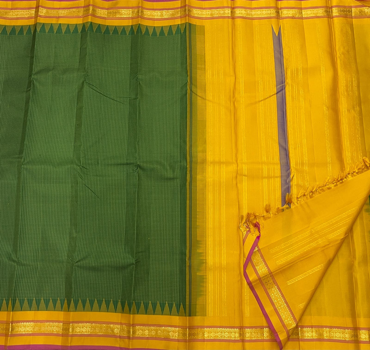 Deep Green Handwoven Pure Silk Kanjivaram Kanchi Kattam Saree with Manjal Pillayar Rekku Border