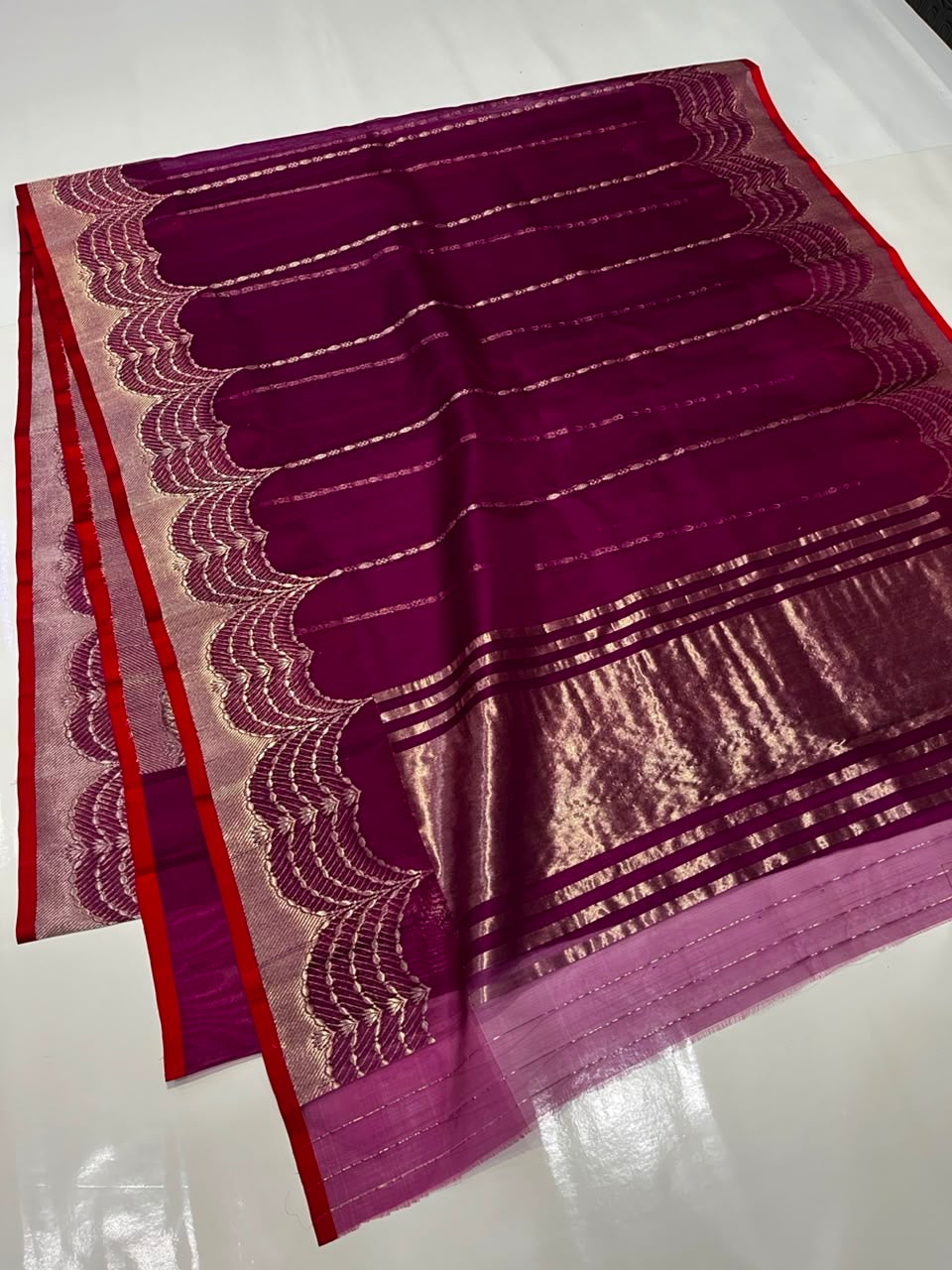 Gold zari pallu with lavender accent band on deep magenta Katan Silk Chanderi saree