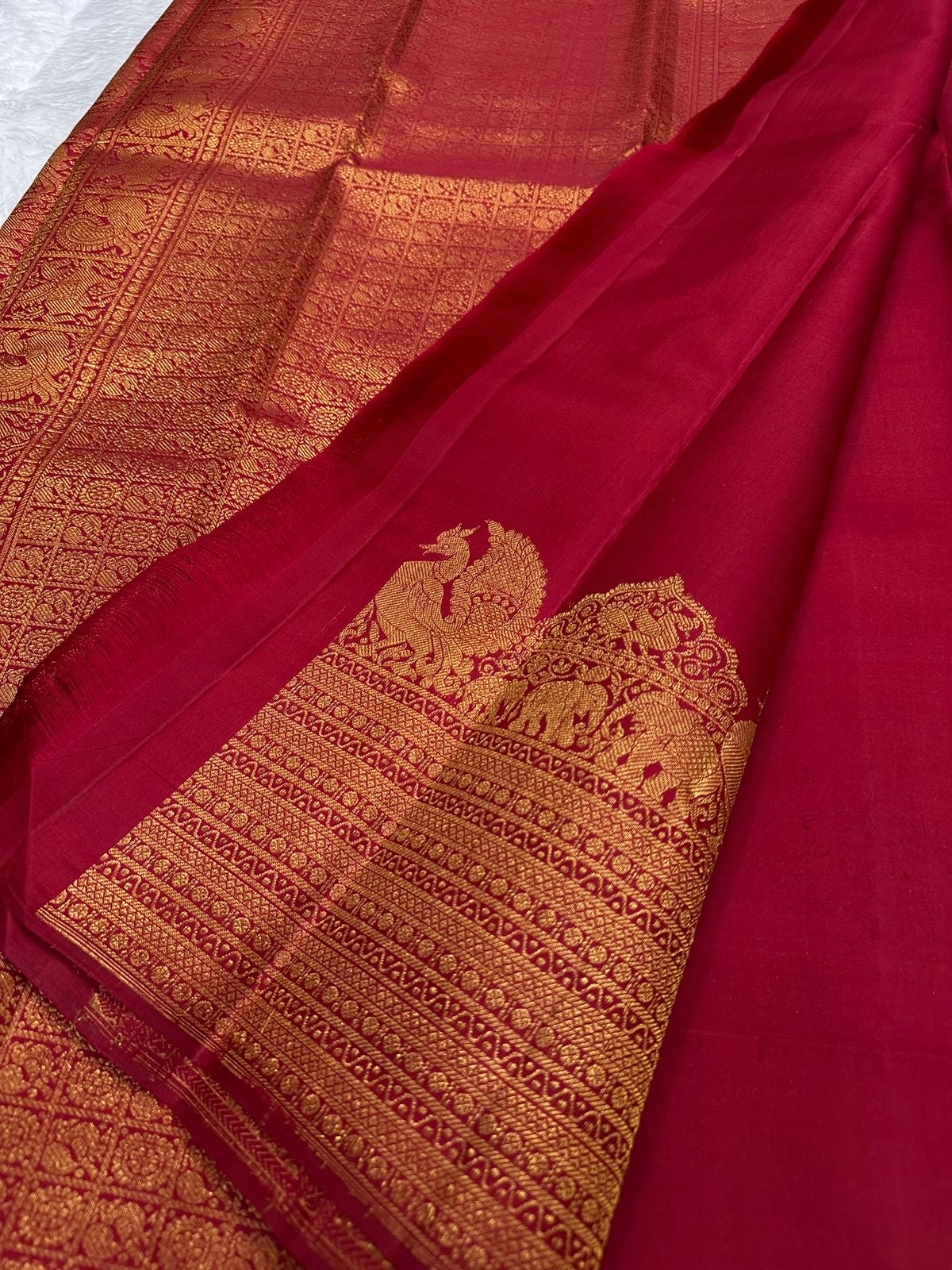 Deep Maroon Kanjivaram silk saree pure silk and Silk Mark certified detail, handwoven in Kunnam village