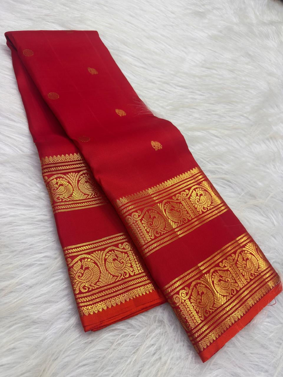 Deep Raspberry Pink Handwoven Pure Silk Kanchipuram Saree with Rettapet Mayil Zari Border