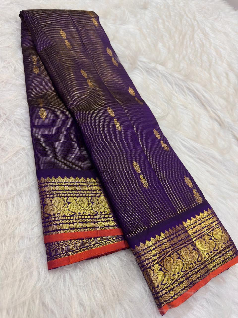 Deep Purple Handwoven Pure Silk Kanjeevaram Oosi Zari Kattam Saree with Classic Gold Zari Border