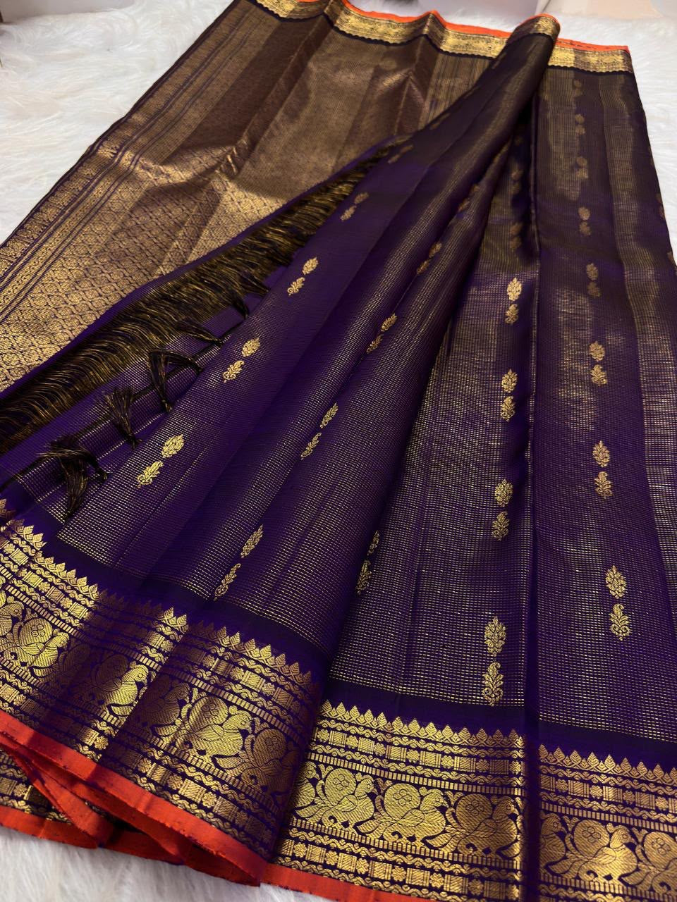 Deep Purple Handwoven Pure Silk Kanjeevaram Oosi Zari Kattam Saree with Classic Gold Zari Border