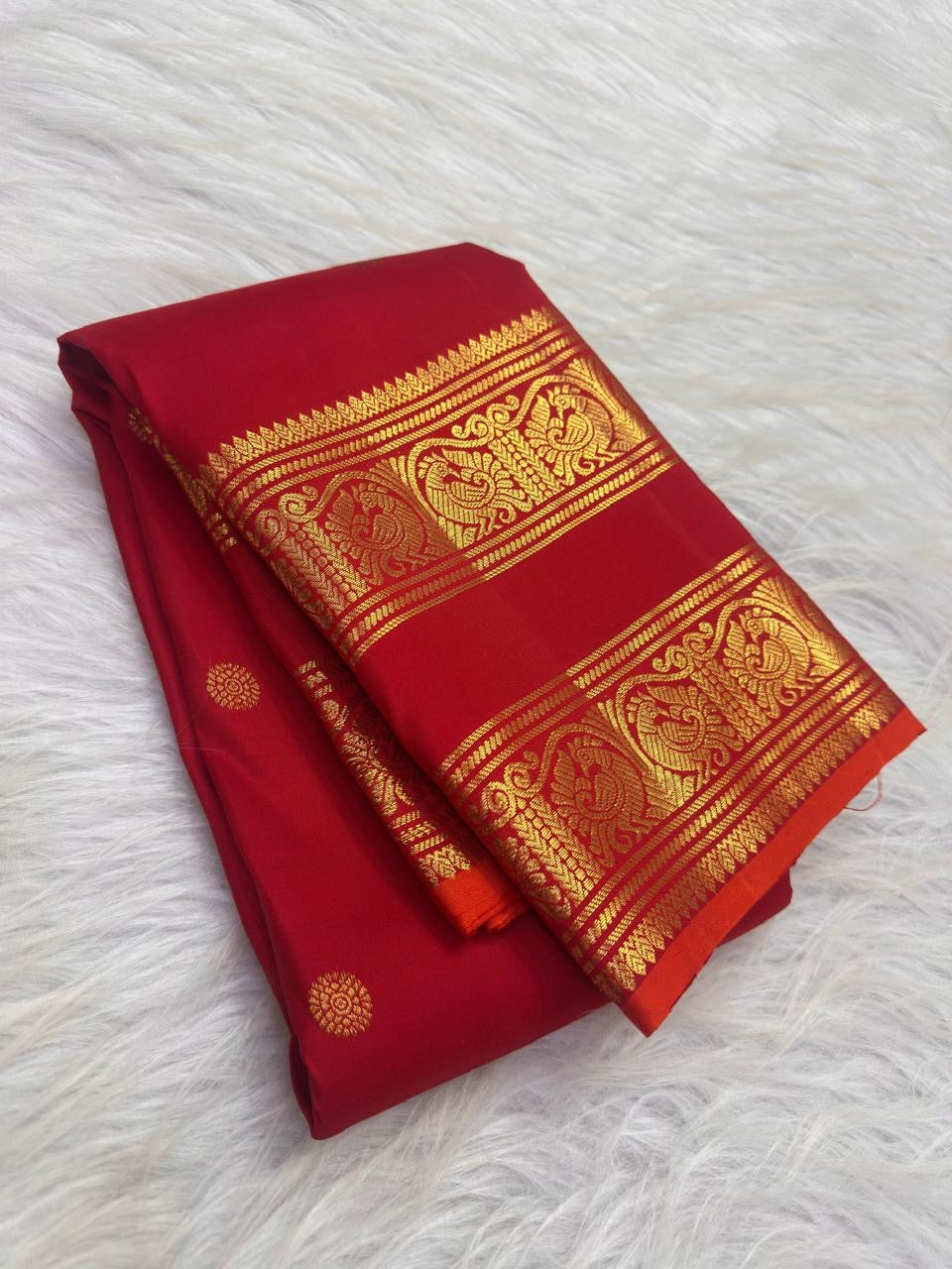 Deep Raspberry Pink Handwoven Pure Silk Kanchipuram Saree with Rettapet Mayil Zari Border