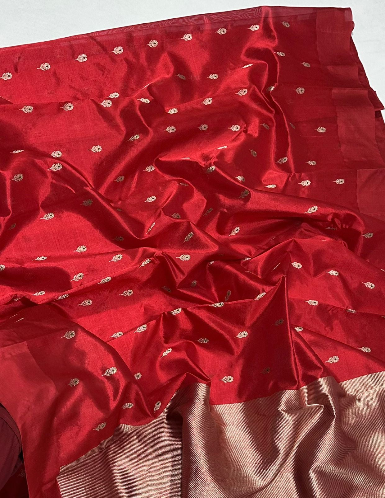 Deep Red Handwoven Pure Silk Pattu Chanderi Saree with Gold Kalka Butti and Zari Pallu
