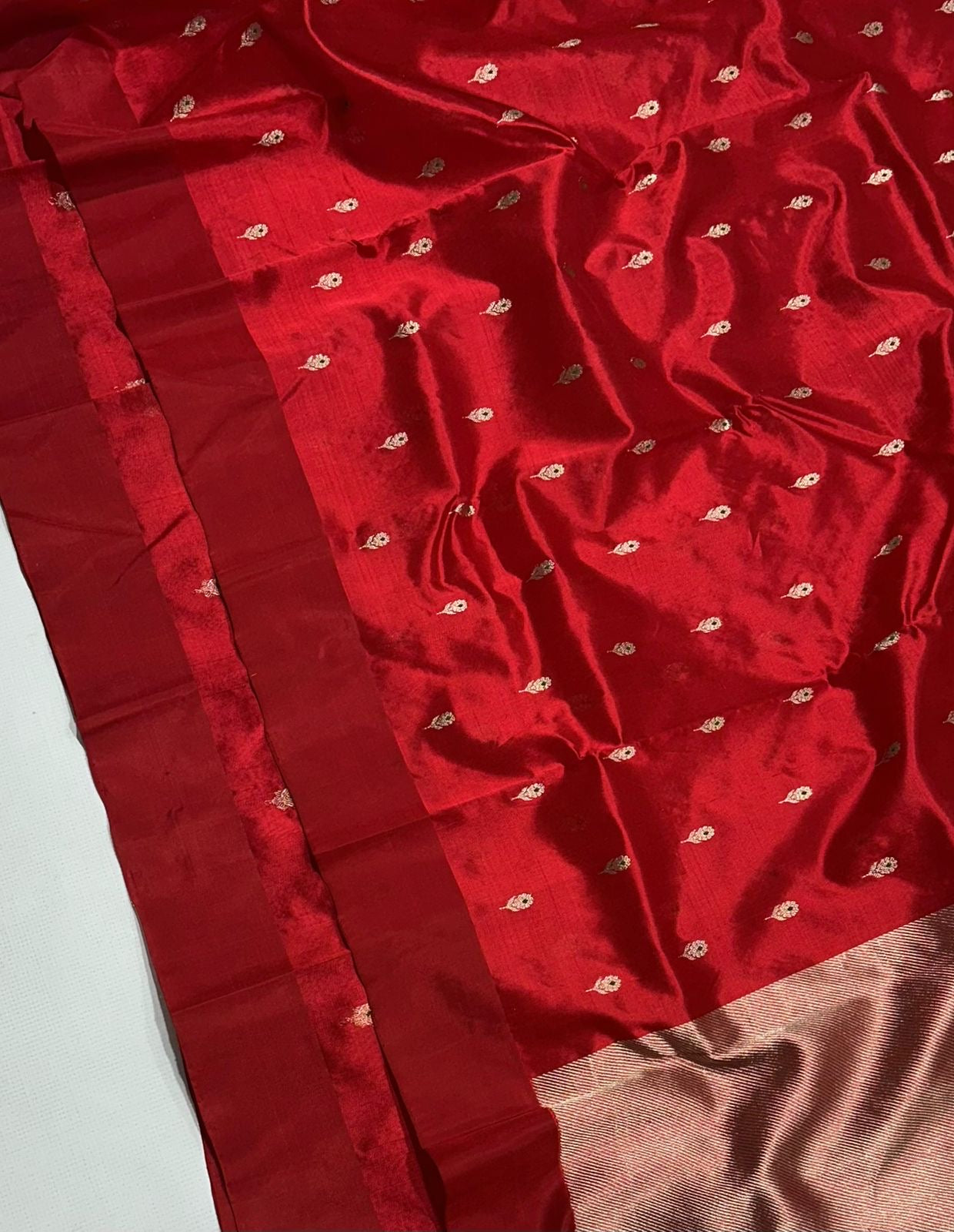Deep Red Handwoven Pure Silk Pattu Chanderi Saree with Gold Kalka Butti and Zari Pallu