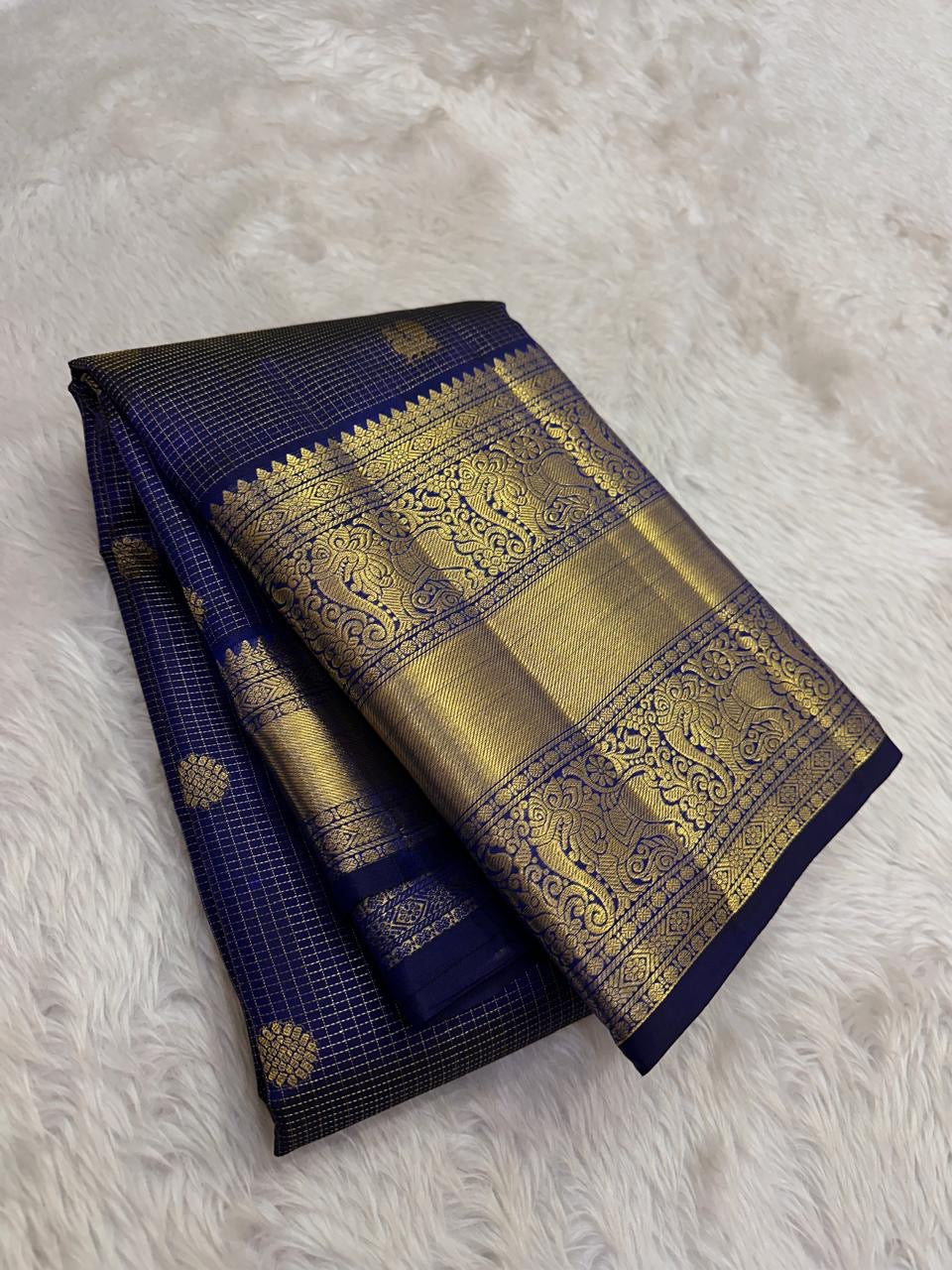 Deep royal blue Kanchipuram silk saree with Zari Kattam weave and Yazhi border and Kili pallu — Idam Living